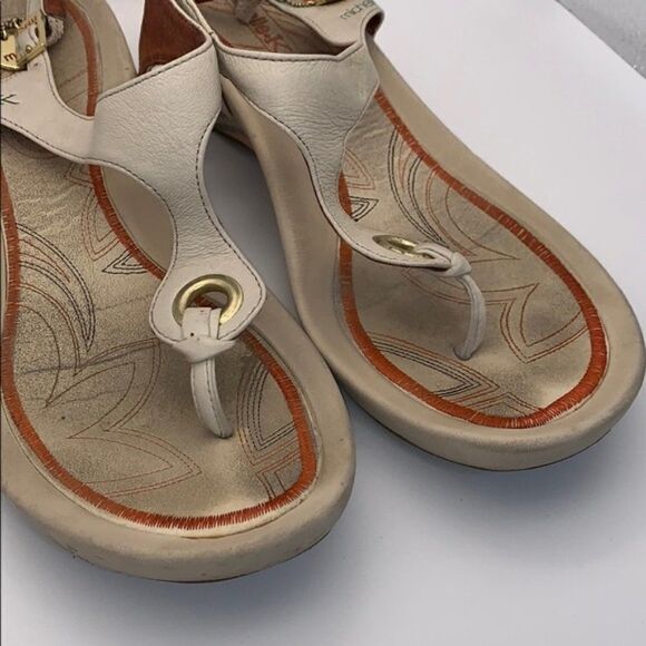 MICHELLE K Thong Flip Flop Wedge Sandals - Picture 3 of 16